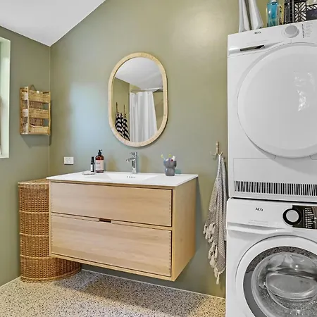 بيت للعطل 4 Bedroom Gorgeous In *